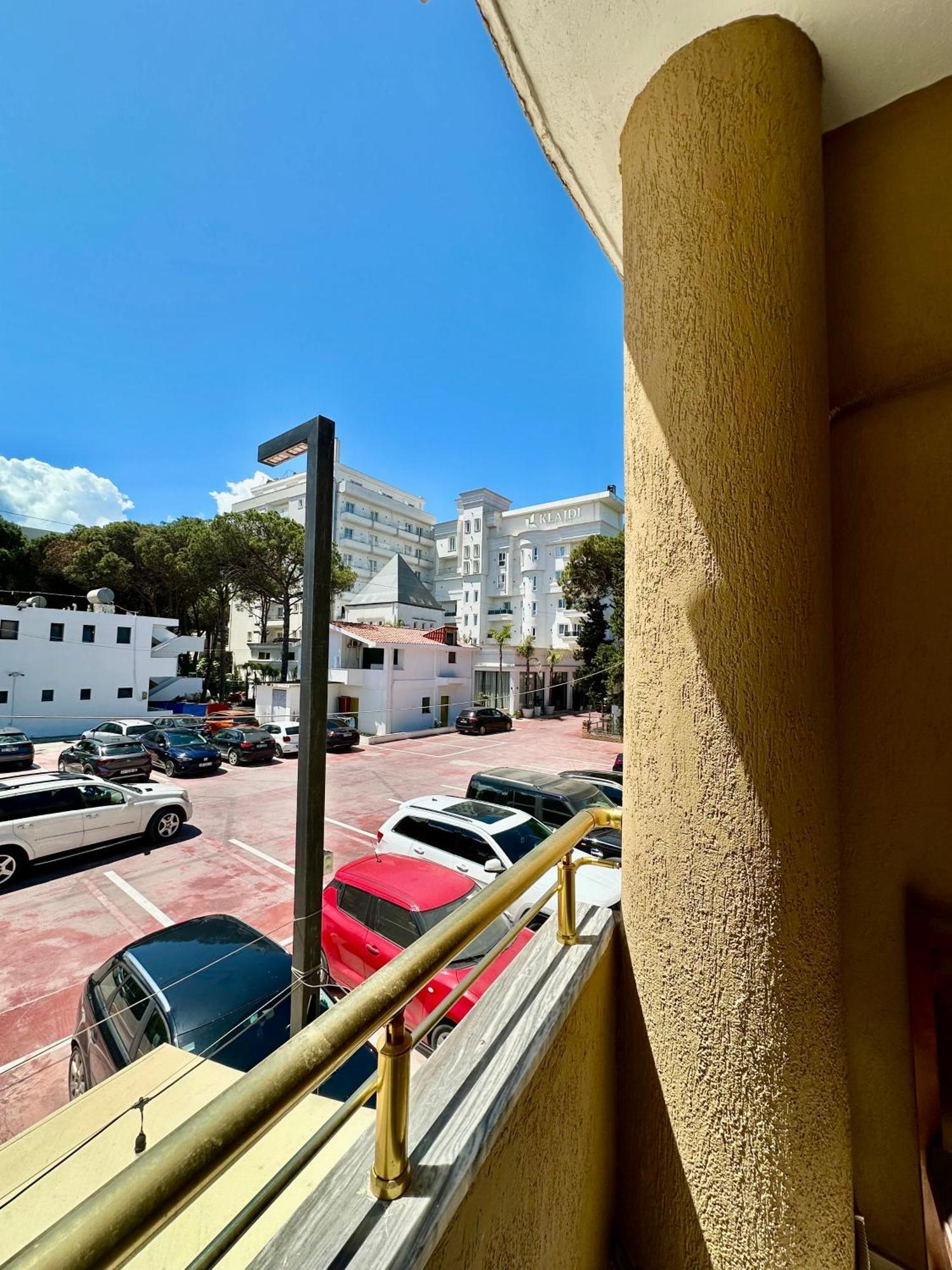 Hotel Giulio Golem (Tirana)
