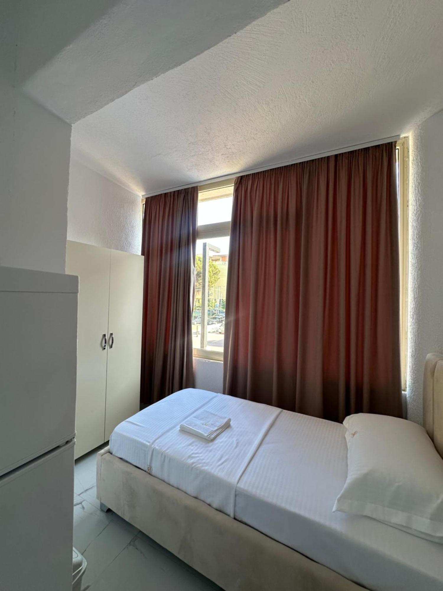 Hotel Giulio Golem (Tirana)
