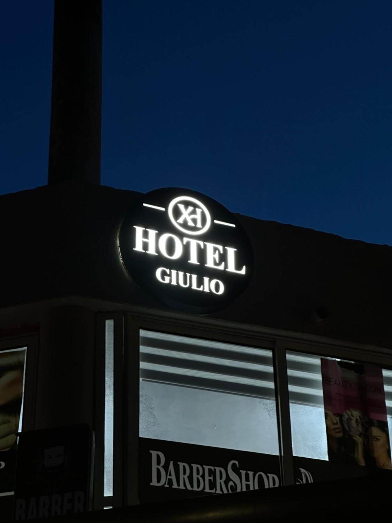 Giulio Hotel Golem (Tirana)