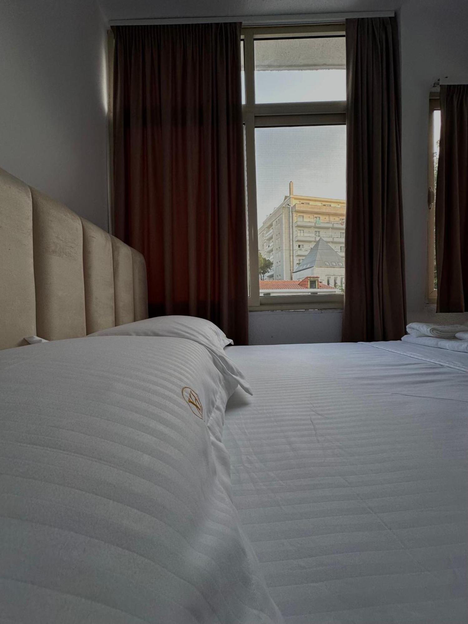 Hotel Giulio Golem (Tirana)