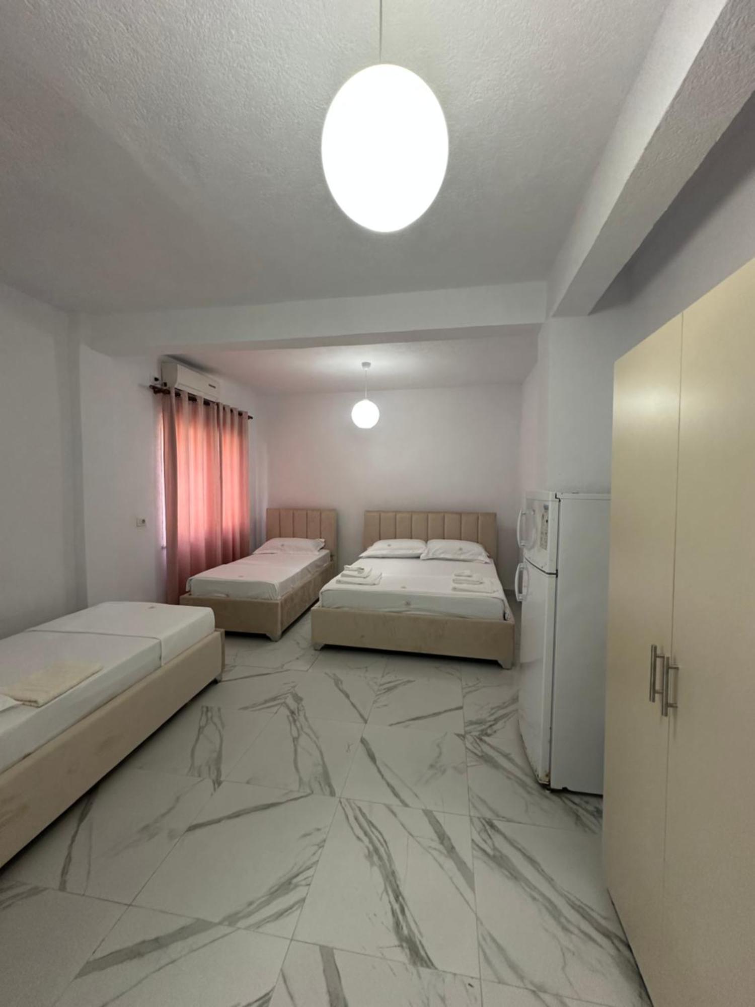 Giulio Hotel Golem (Tirana)